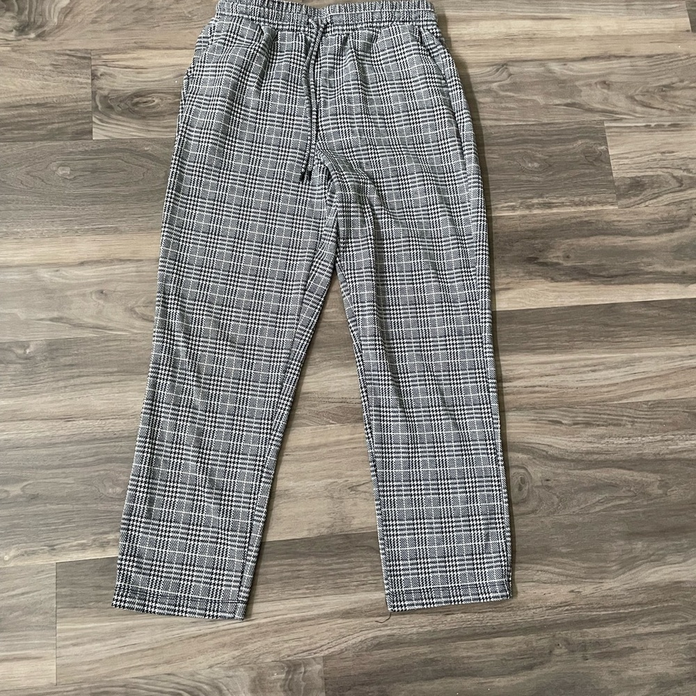 Black and White Sweatpants with Elastic Waistband
